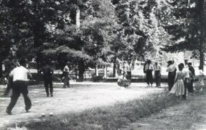 Lyonnaise au Parc Thermal 1930
